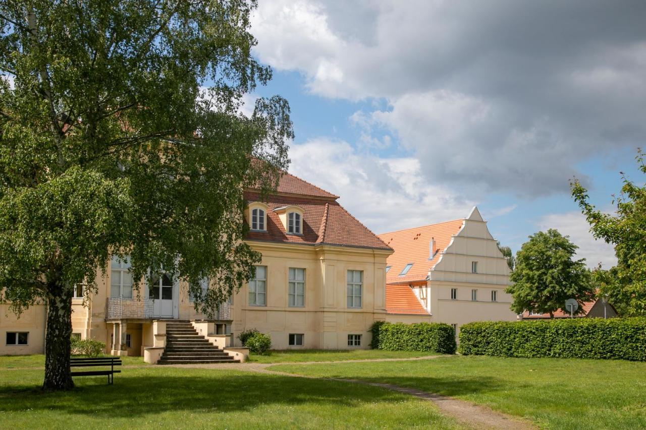 Gaestehaus Reckahn Der Rochow Akademie Exterior photo